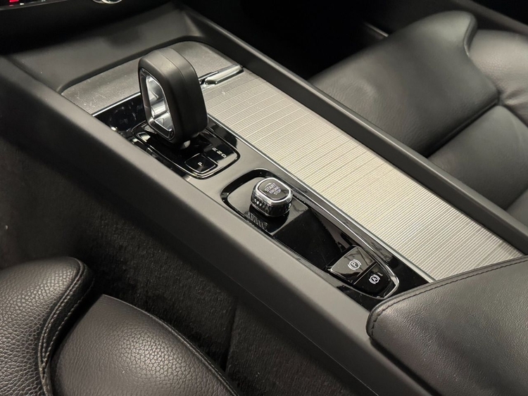 Volvo V60 B4 D PLUS DARK AUTO foto 24