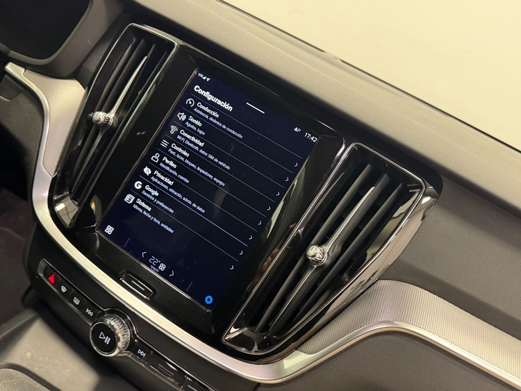 Volvo V60 B4 D PLUS DARK AUTO foto 36