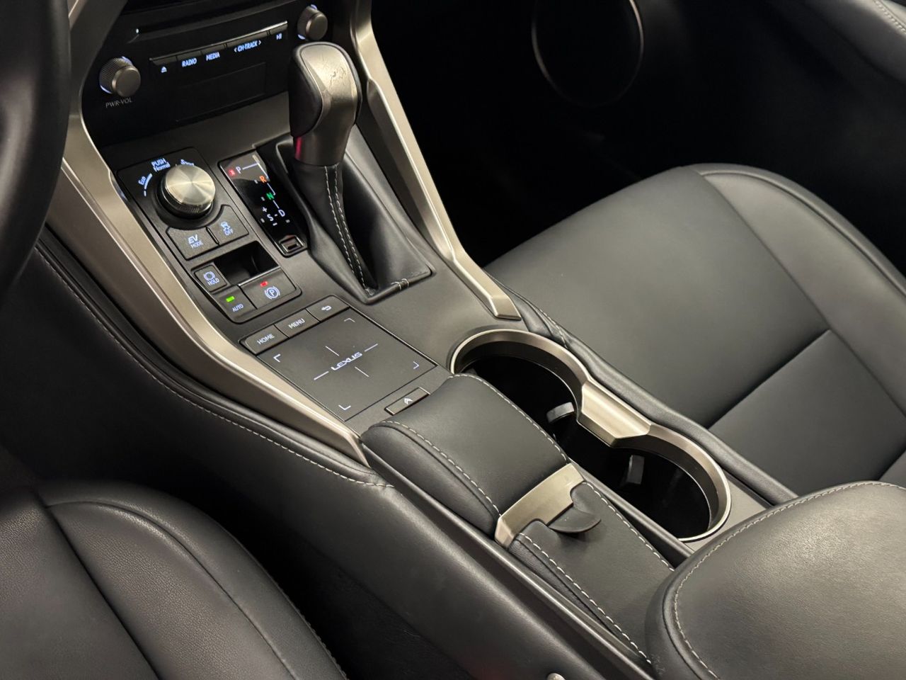 Lexus NX 300H PREMIUM miniatura 28