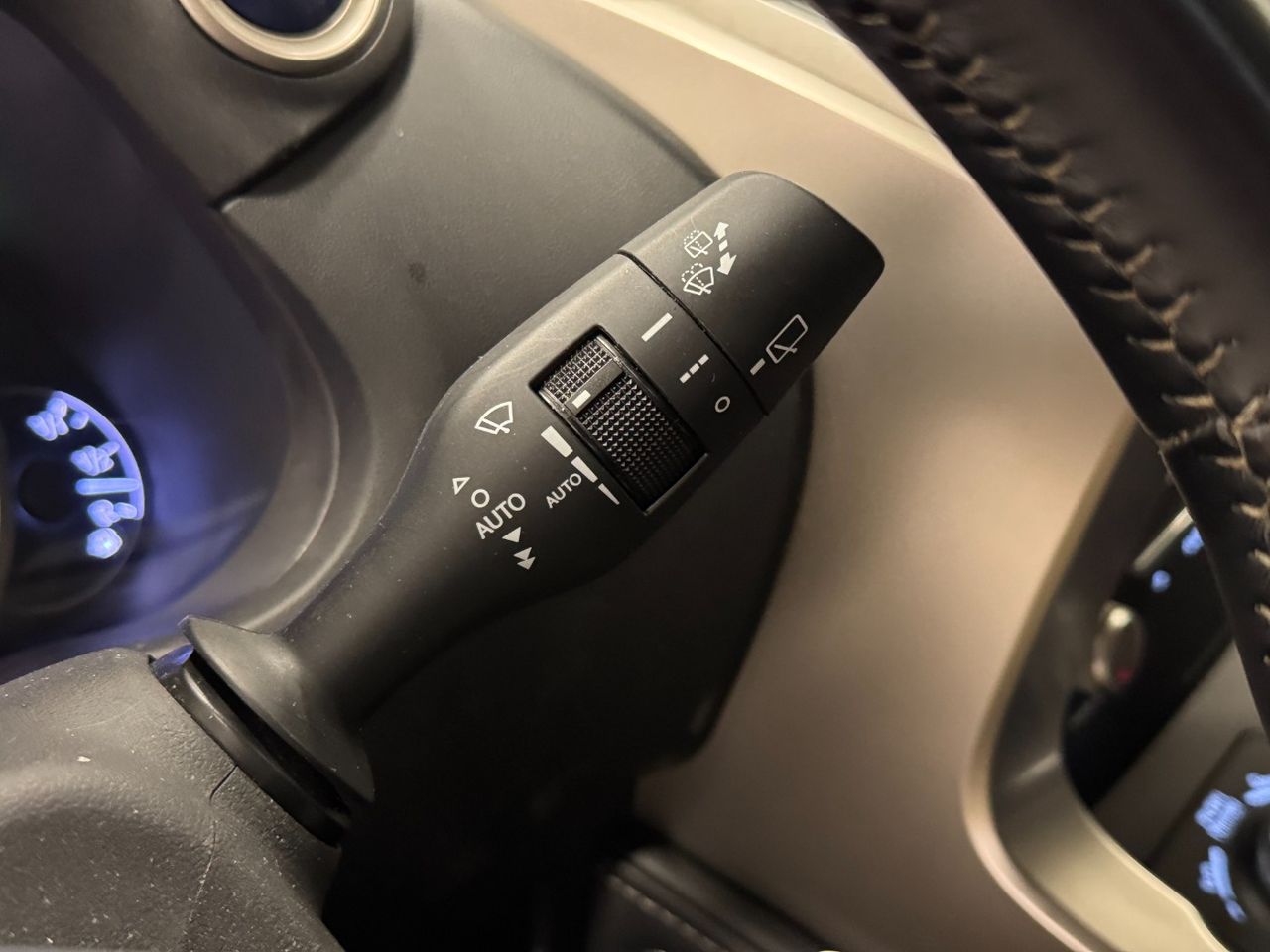 Lexus NX 300H PREMIUM foto 22