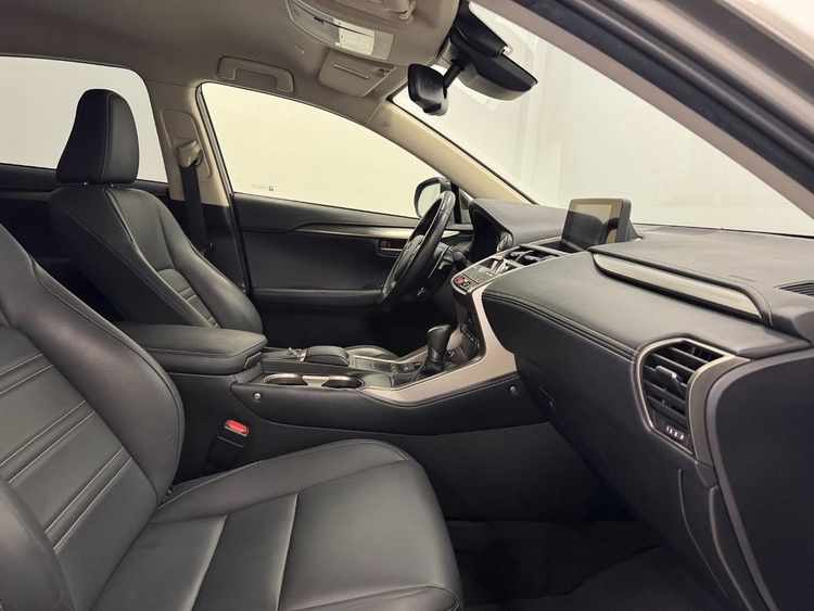 Lexus NX 300H PREMIUM foto 31
