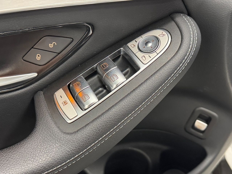 Mercedes GLC 200D 4MATIC AMG foto 15