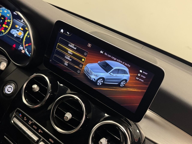 Mercedes GLC 200D 4MATIC AMG foto 33