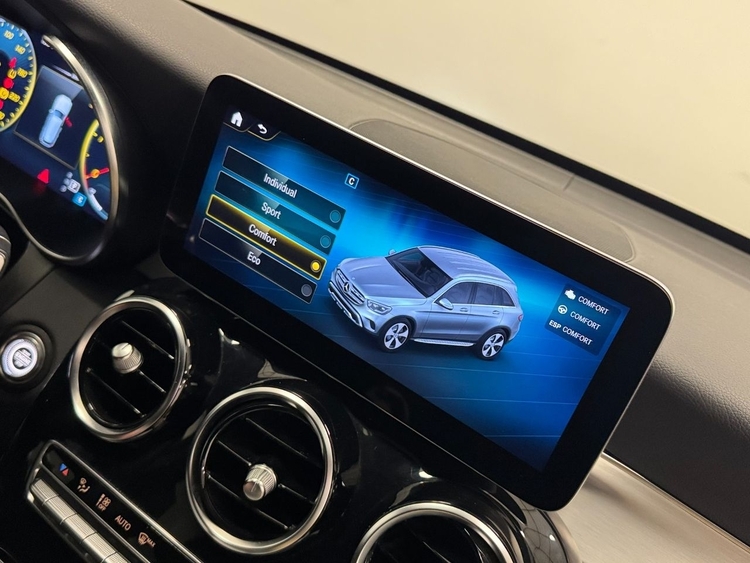 Mercedes GLC 200D 4MATIC AMG foto 34