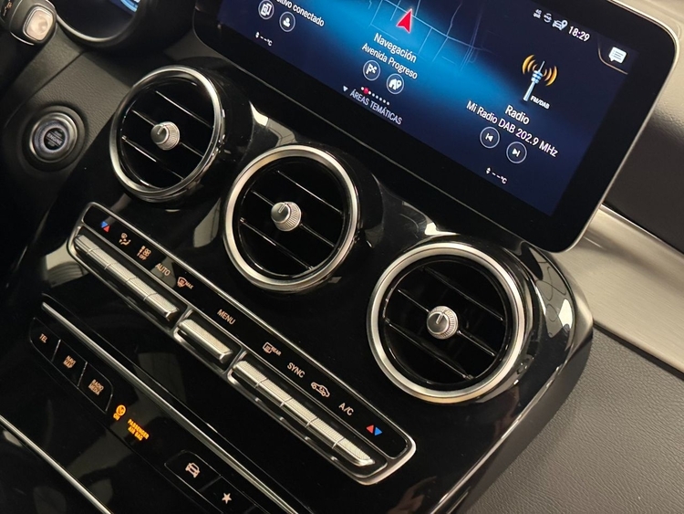 Mercedes GLC 200D 4MATIC AMG foto 37