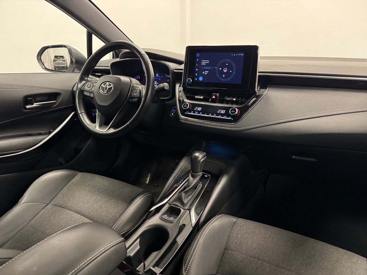 Toyota Corolla 180H STYLE TOURING SPORT miniatura 10