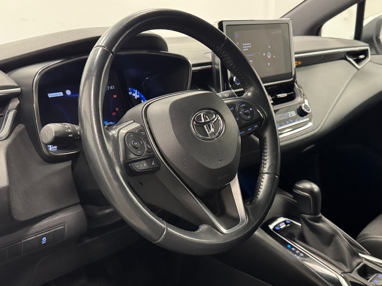 Toyota Corolla 180H STYLE TOURING SPORT foto 16