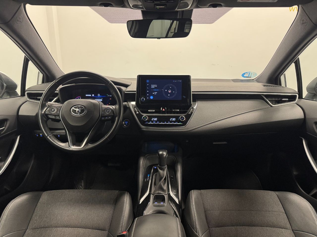 Toyota Corolla 180H STYLE TOURING SPORT foto 8