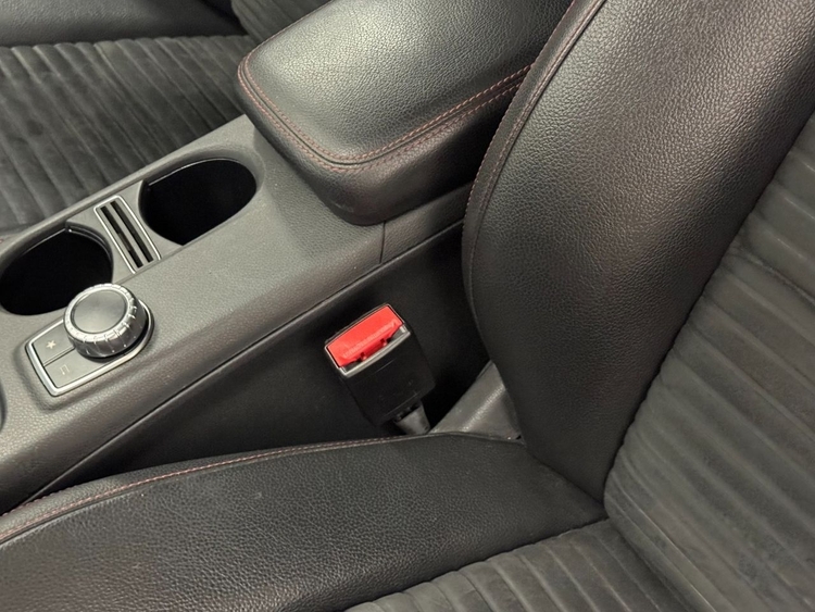 Mercedes Clase CLA AMG 200D foto 25