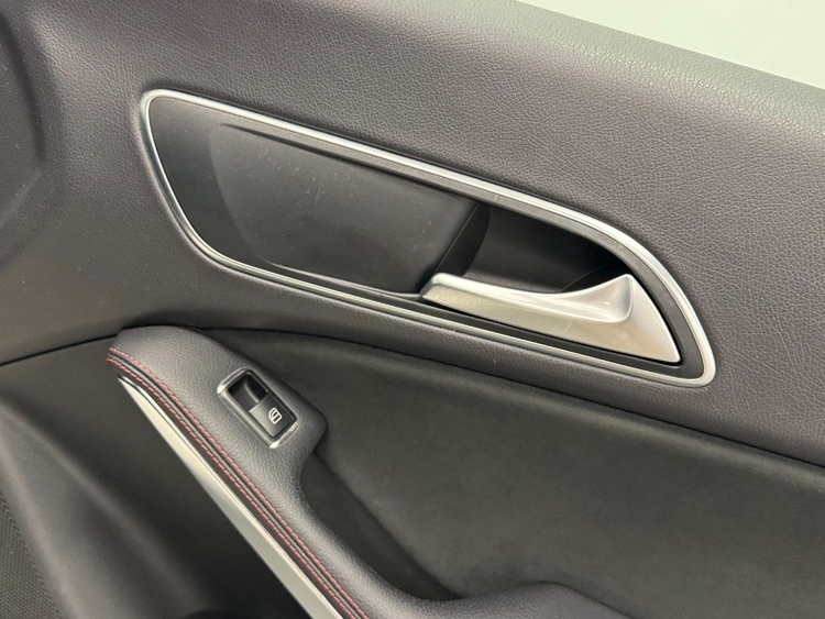 Mercedes Clase CLA AMG 200D foto 30