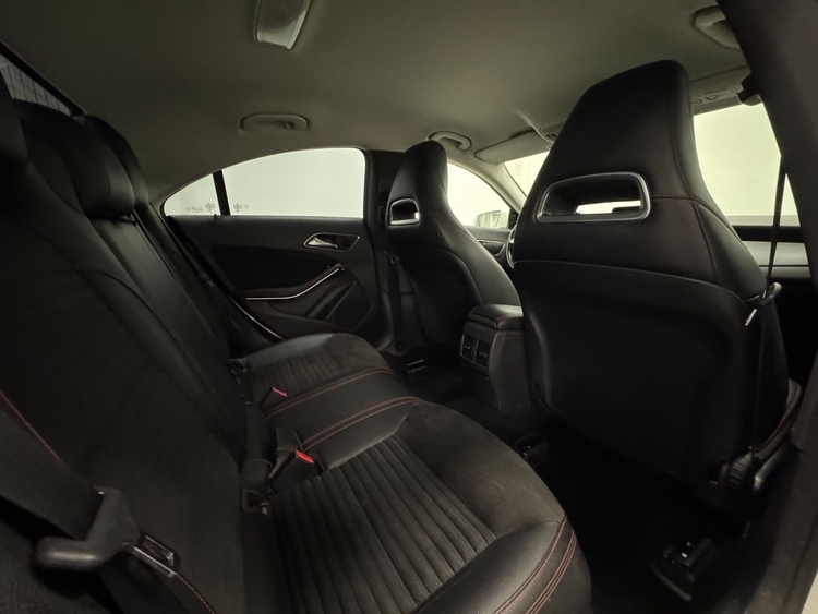 Mercedes Clase CLA AMG 200D foto 44
