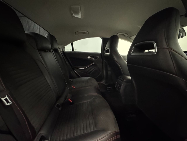Mercedes Clase CLA AMG 200D foto 45