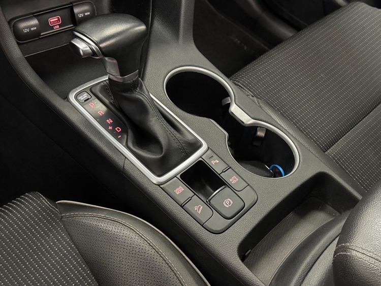 Kia Sportage GT LINE ESSENTIAL 136 foto 25