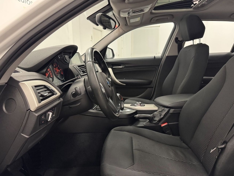 BMW Serie 1 116D foto 16