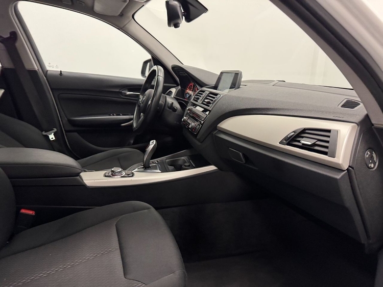 BMW Serie 1 116D foto 28
