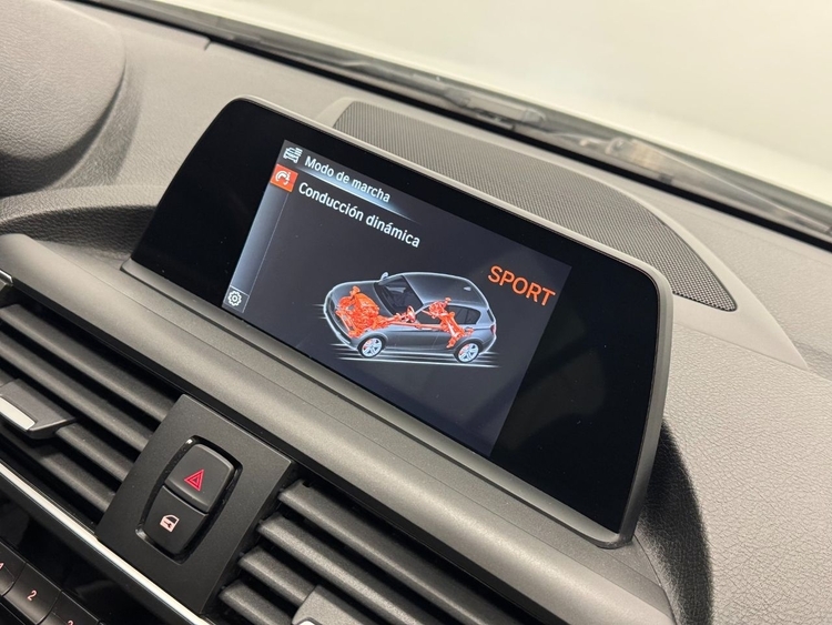 BMW Serie 1 116D foto 34