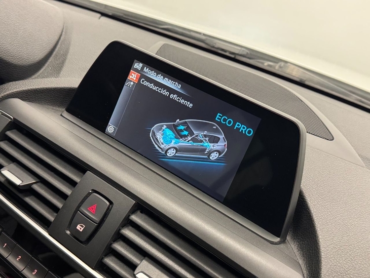 BMW Serie 1 116D foto 36