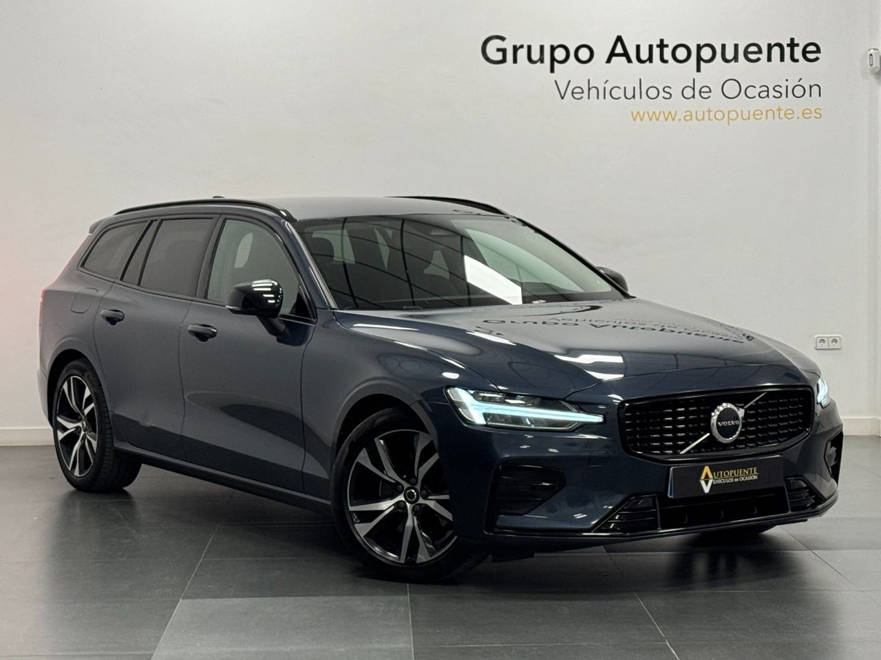Volvo V60 B4 D PLUS DARK AUTO miniatura 2