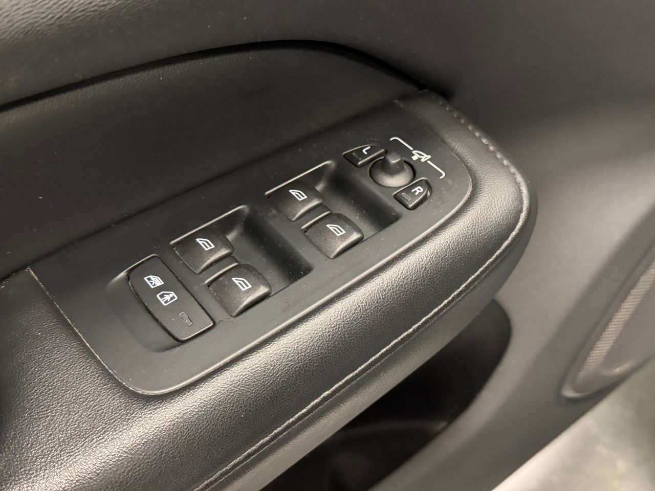 Volvo V60 B4 D PLUS DARK AUTO foto 14