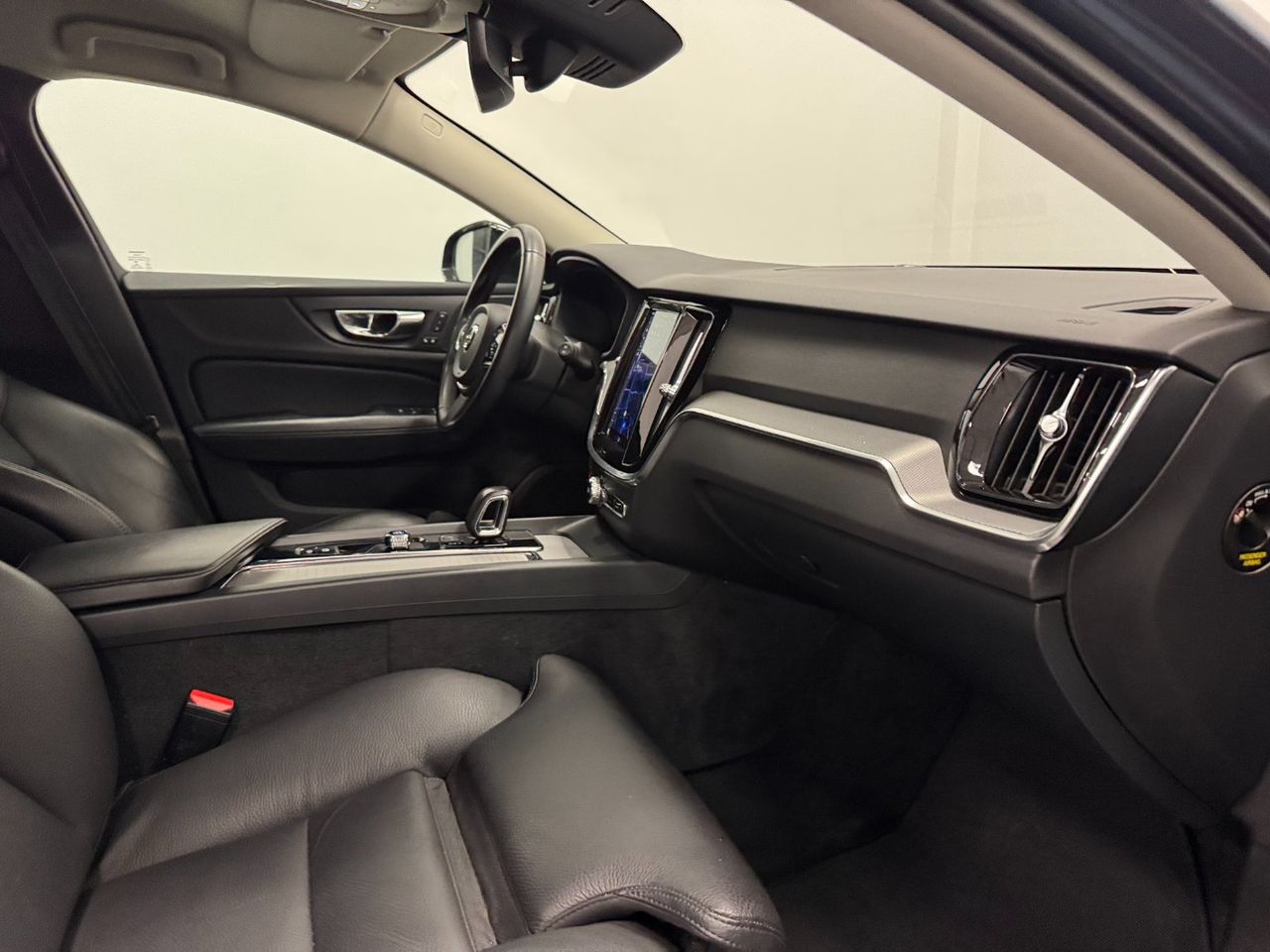 Volvo V60 B4 D PLUS DARK AUTO foto 21