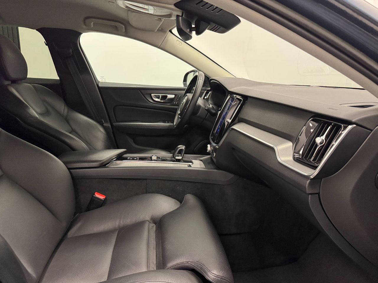 Volvo V60 B4 D PLUS DARK AUTO foto 22