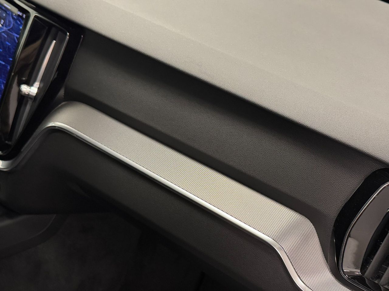 Volvo V60 B4 D PLUS DARK AUTO foto 25