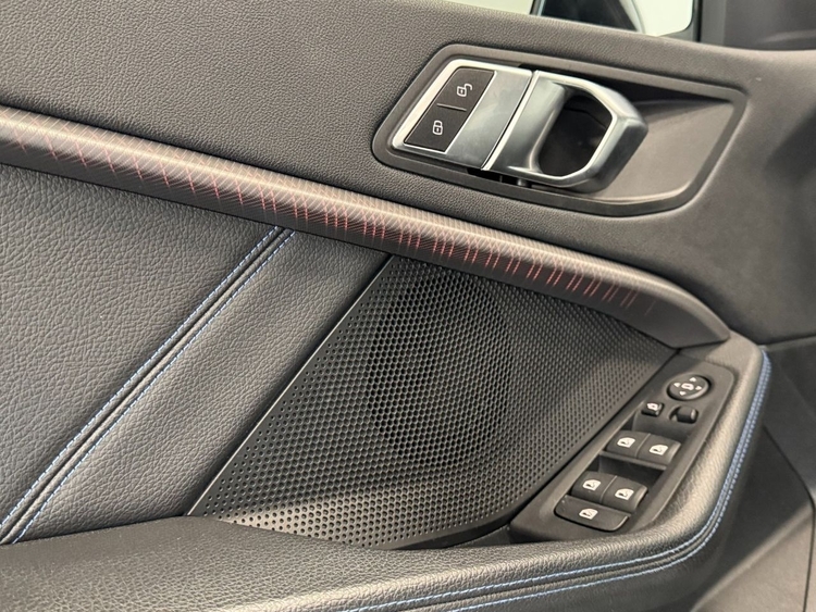 BMW Serie 1 18D foto 19