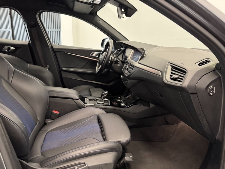 BMW Serie 1 18D foto 32