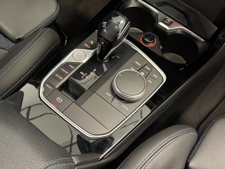 BMW Serie 1 18D foto 46