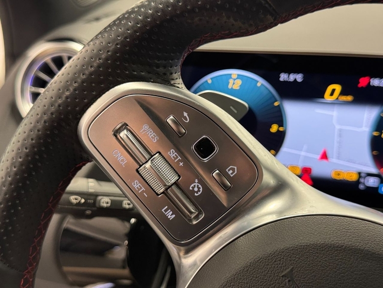 Mercedes GLA 200D 4MATIC AMG foto 26