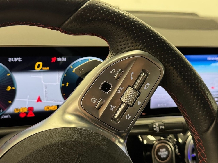 Mercedes GLA 200D 4MATIC AMG foto 27