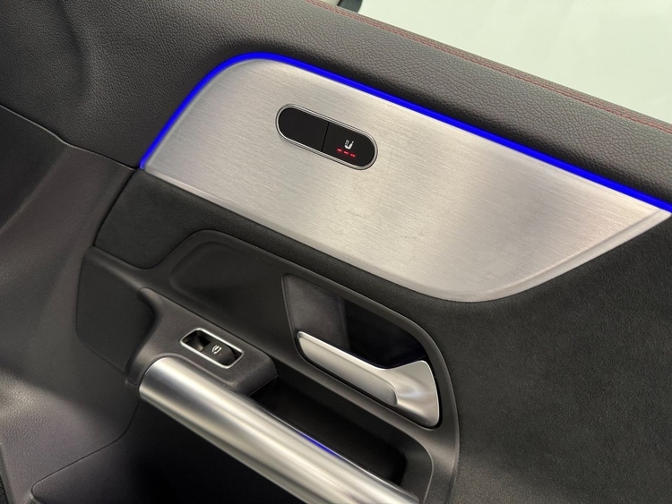 Mercedes GLA 200D 4MATIC AMG foto 30