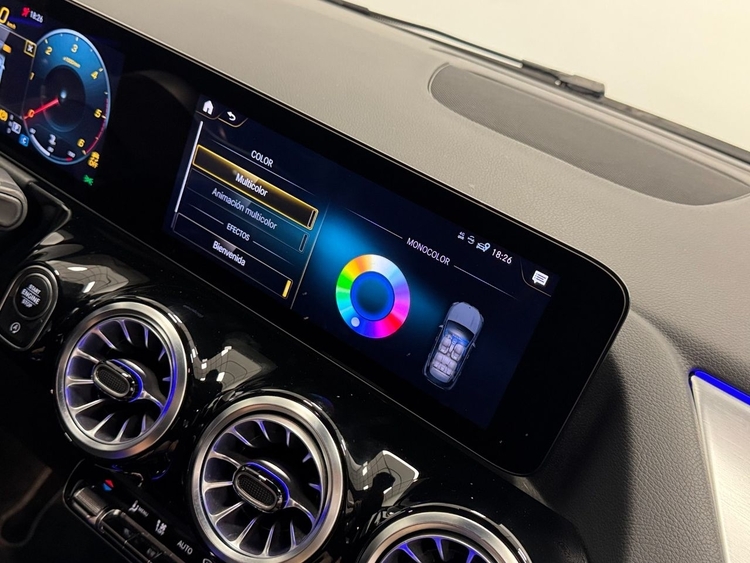 Mercedes GLA 200D 4MATIC AMG foto 36