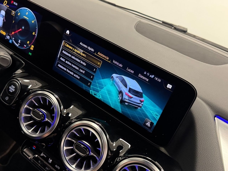 Mercedes GLA 200D 4MATIC AMG foto 39