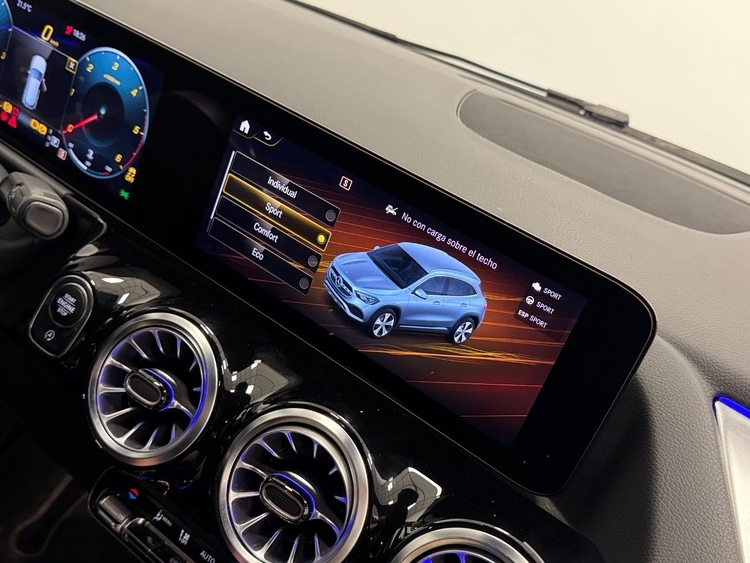 Mercedes GLA 200D 4MATIC AMG foto 41