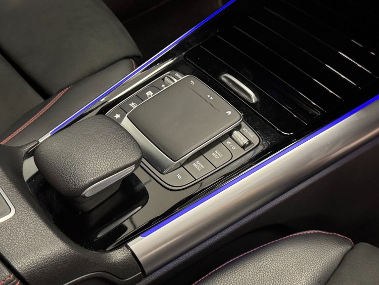 Mercedes GLA 200D 4MATIC AMG foto 44