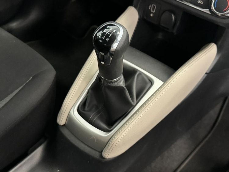 Nissan Micra ACENTA foto 28