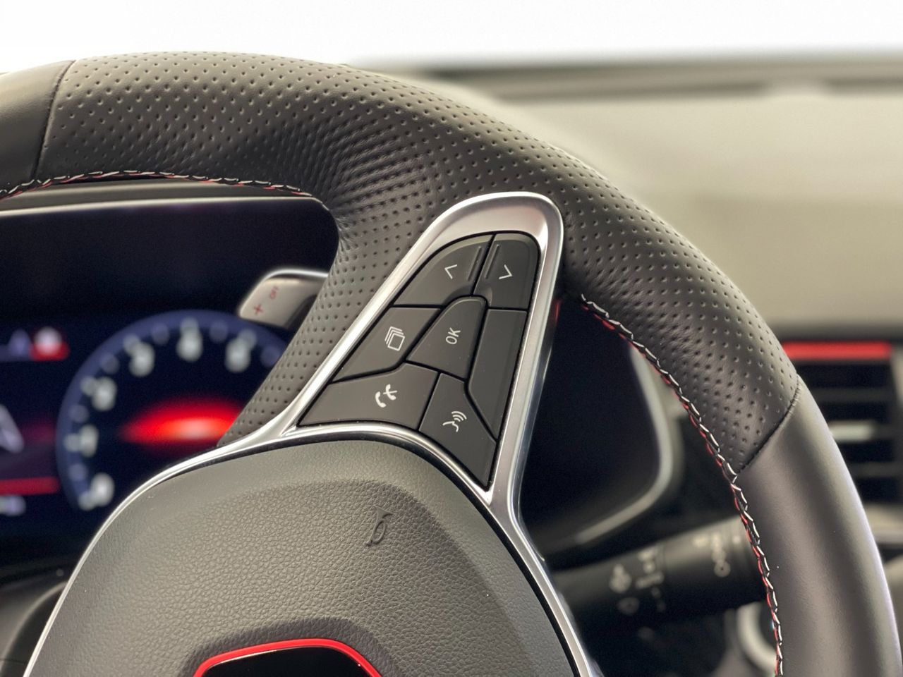 Renault Arkana RS LINE FULL HYBRID 145 foto 25