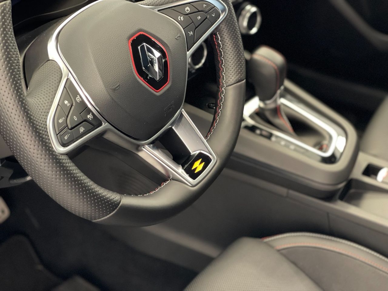 Renault Arkana RS LINE FULL HYBRID 145 foto 34