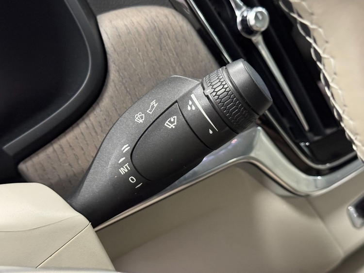 Volvo S90 2.0 B5 D PLUS DARK AUTO foto 23