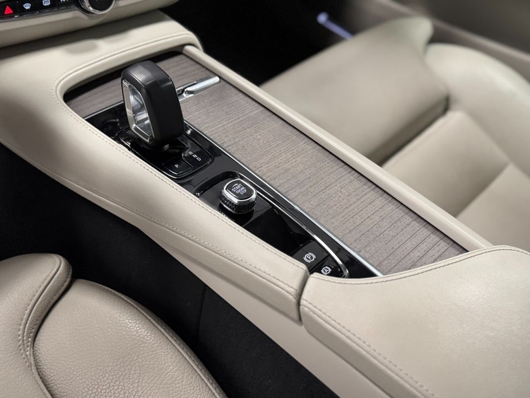 Volvo S90 2.0 B5 D PLUS DARK AUTO foto 27