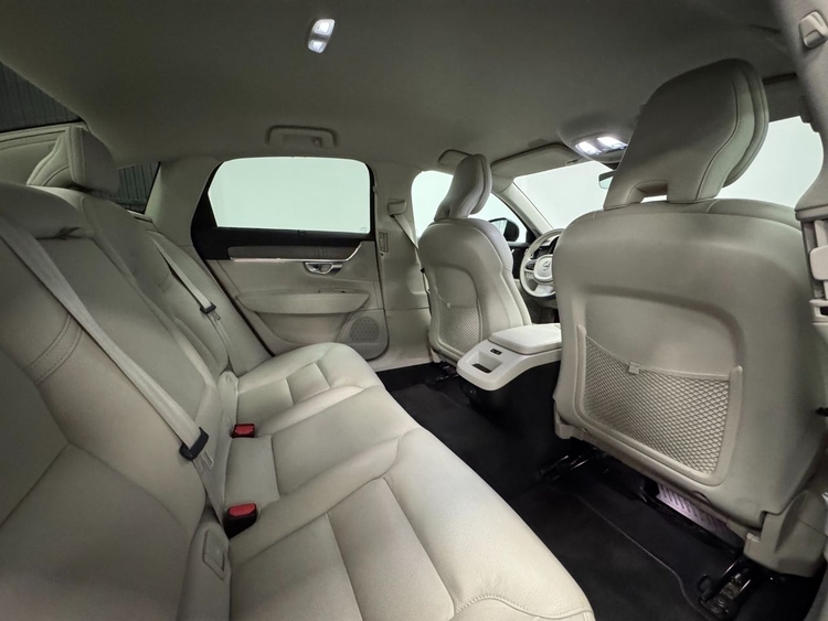 Volvo S90 2.0 B5 D PLUS DARK AUTO foto 45