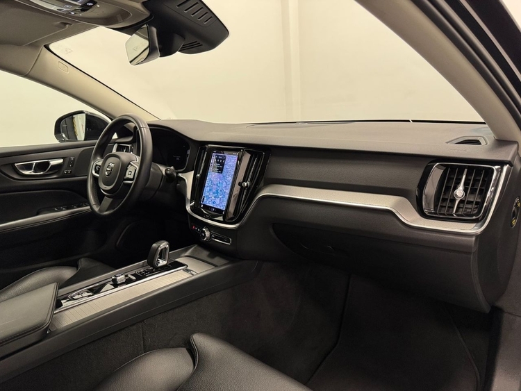 Volvo V60 2.0 B4 D PLUS DARK AUTO foto 13