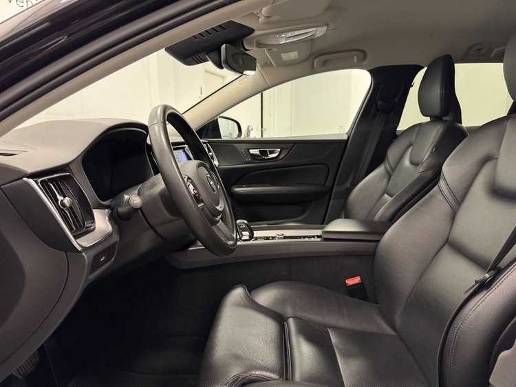 Volvo V60 2.0 B4 D PLUS DARK AUTO foto 15
