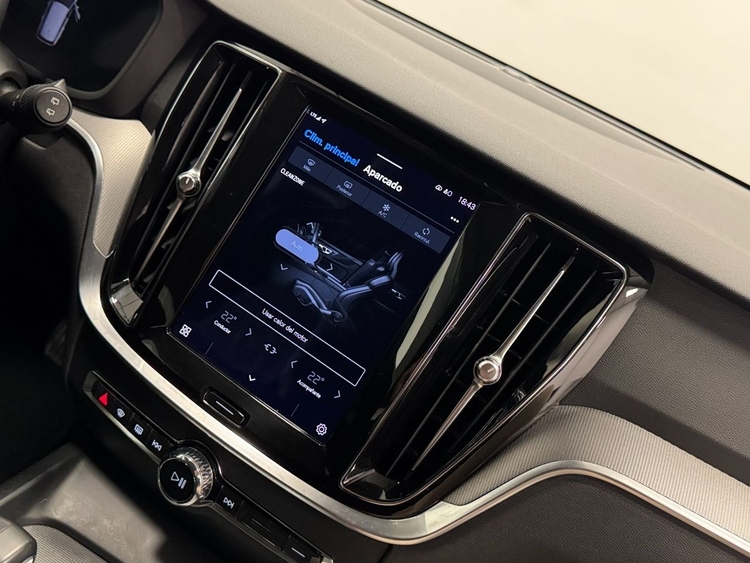 Volvo V60 2.0 B4 D PLUS DARK AUTO foto 30