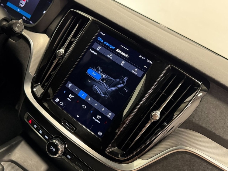 Volvo V60 2.0 B4 D PLUS DARK AUTO foto 34