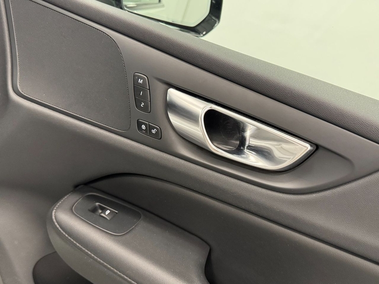 Volvo V60 2.0 B4 D PLUS DARK AUTO foto 31