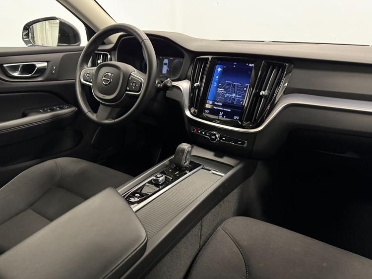 Volvo V60 MOMENTUM PRO AUTO  foto 12