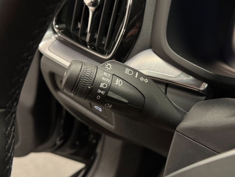 Volvo V60 MOMENTUM PRO AUTO  foto 20