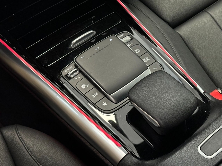 Mercedes GLA GLA 200 foto 23